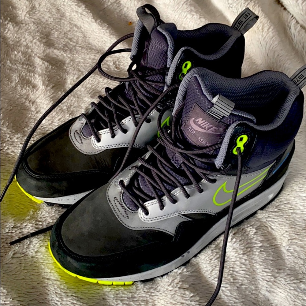 Waterproof nike air max 1 hiking sneaker boot mid